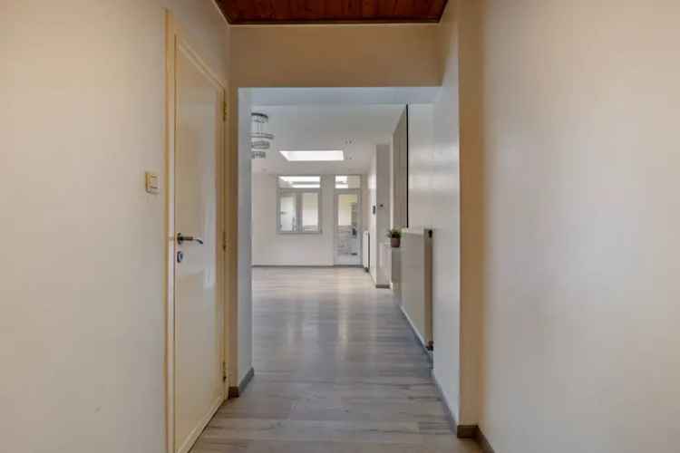 Gerenoveerde woning 4 slaapkamers te Boom