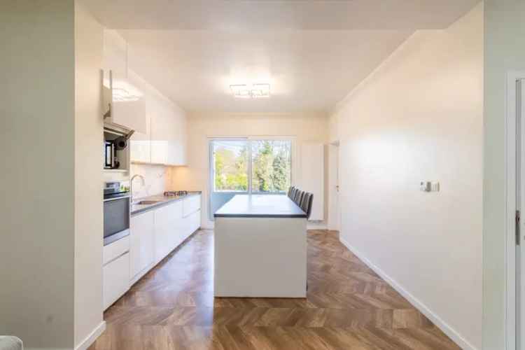 Appartement te huur Wilrijk: Ruim 2 Slaapkamers Terras Moderne Keuken