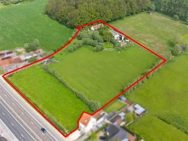 Huis Te Koop: 2 Woningen te Renoveren met Loods