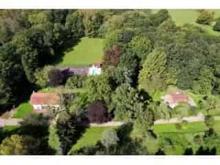 Villa te koop Herent - Ruim domein met bijgebouw, zwembad en tennisbaan