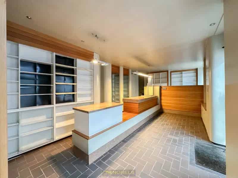 Huis te huur Gent: Multifunctionele Eigendom met Garage en Terrassen