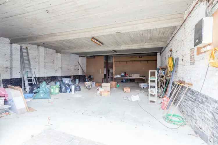 Magazijn met bovenverdieping praktijkruimte en herenhuis