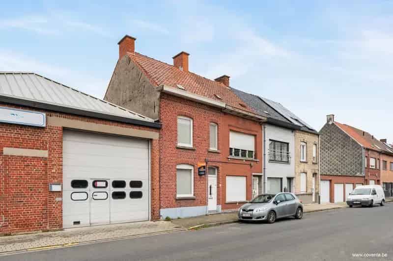 Te renoveren woning met garage Roeselare