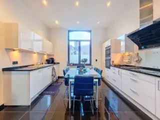 Te koop herenhuis in Luik met charme en moderne voorzieningen