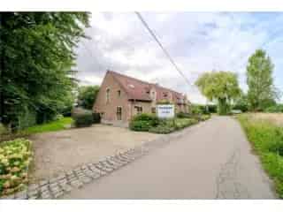 Huis Gemengd Gebruik Ranst: Authentieke Hoeve met B&B