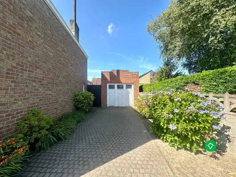 Huis te koop in Westkerke: Rustig wonen met veel potentieel