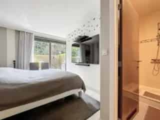 Gelijkvloers Appartement Molenbeek 113m² Tuin 3 slaapkamers