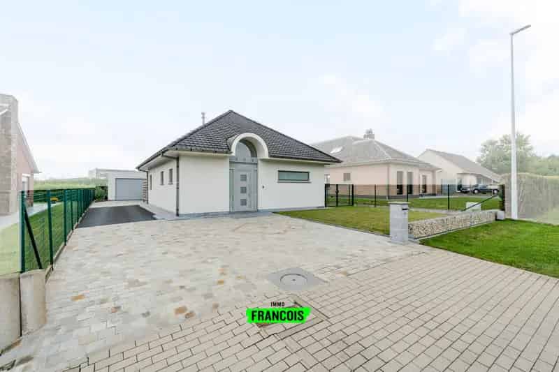 Huis te koop Leeuwergem: 3 slaapkamers, garage, tuin
