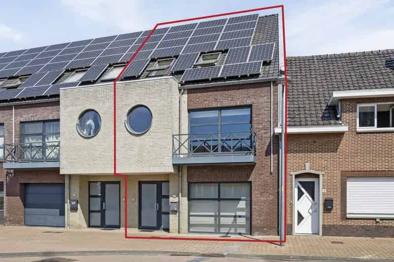 Woning met 2 slaapkamers en praktijkruimte Kinrooi