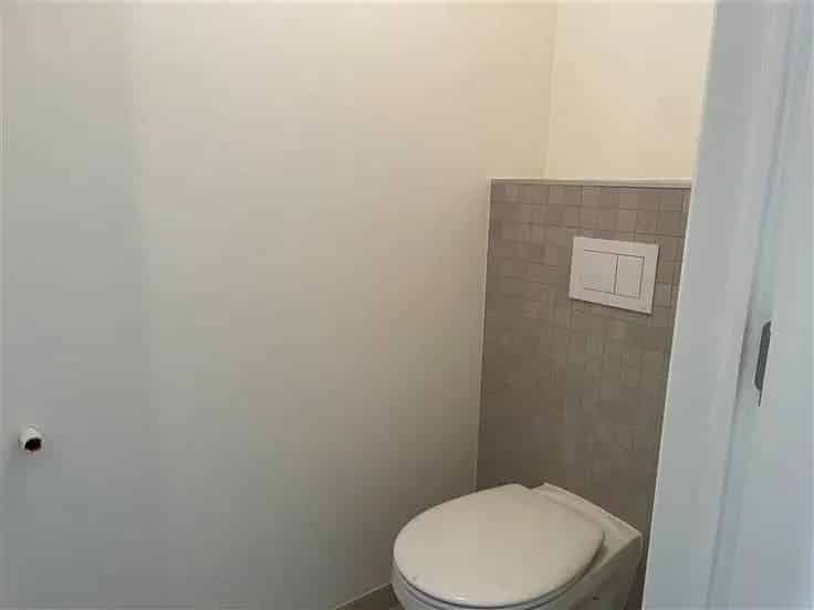 Huis Te Koop: Gerenoveerde Hoeve met 4 slaapkamers