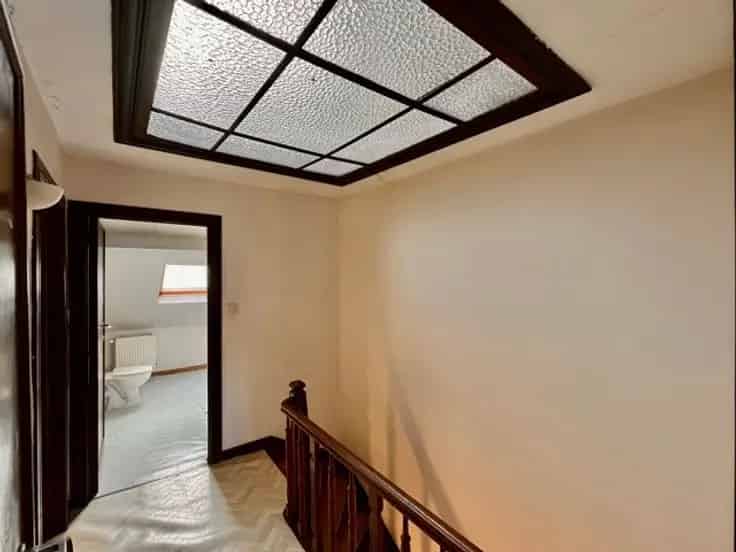 Huis Te Koop Jette Ruime woning te renoveren