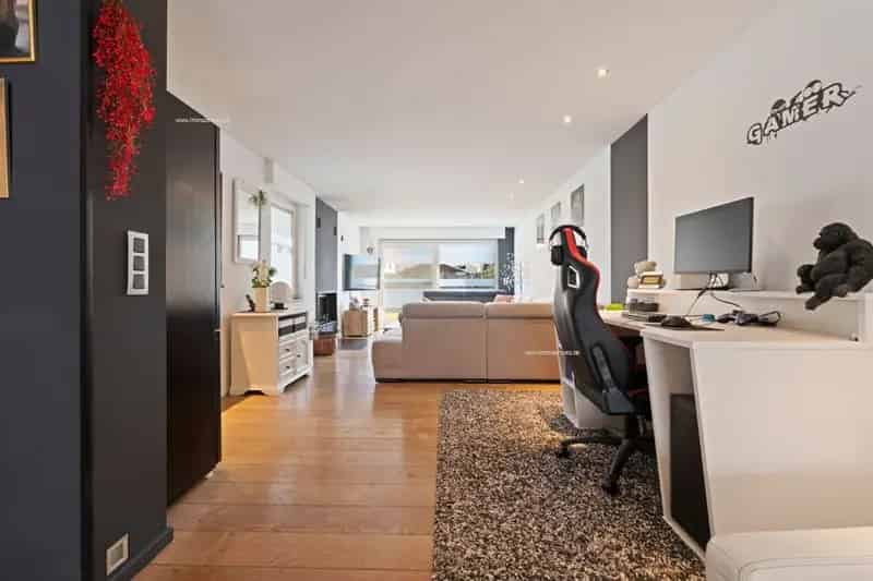 Te Koop Brugge: Instapklare 3 Slaapkamers, Garage en Tuin