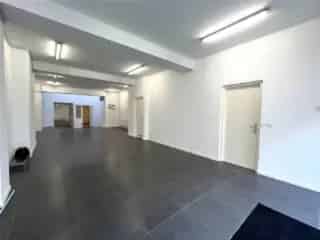 Handelspand te huur Elsene 220m²
