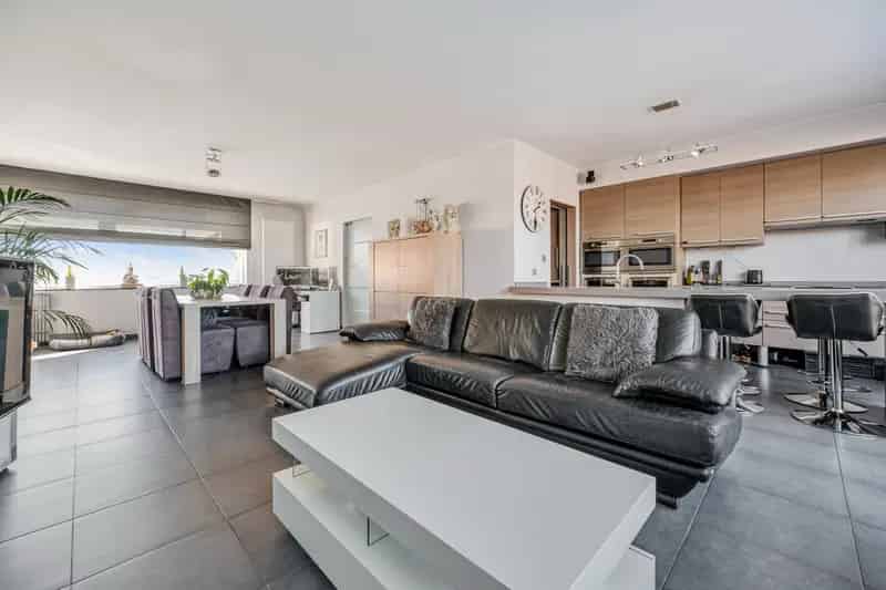 Luxueus Triplex Appartement te Huur