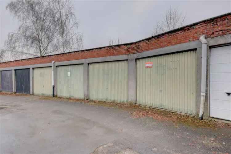 Garagebox te koop in Zwijndrecht met nabijheid van winkels