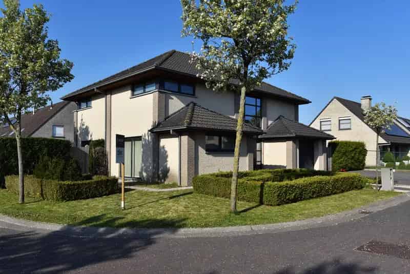 Villa te huur 3 slaapkamers Eeklo tuin garage zwemvijver