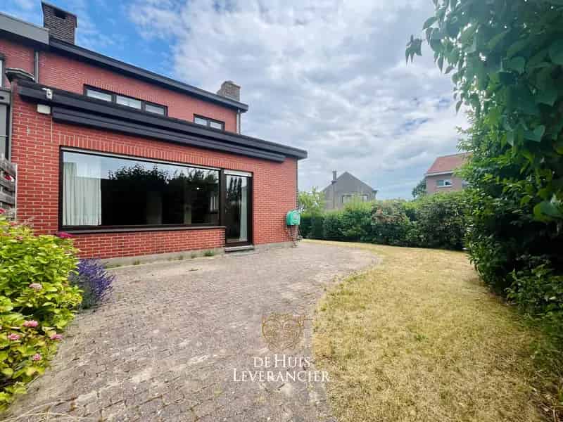 Huis te huur Kontich: Charmante hoekwoning met potentieel