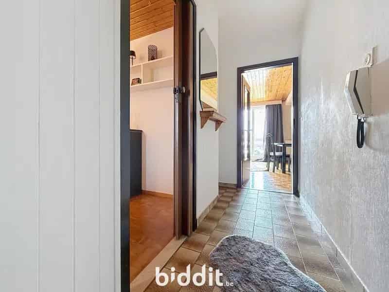 TE RENOVEREN Appartement 1 Slaapkamer Berging Parking