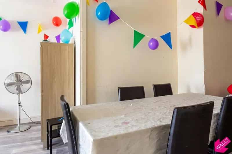 Appartement 2 slaapkamers te renoveren met terras