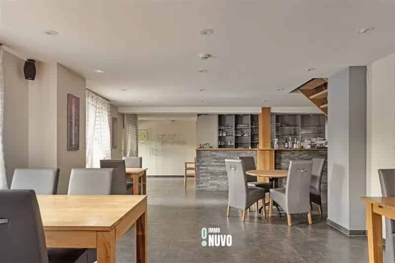 Polyvalent Handelspand met Woning Topligging