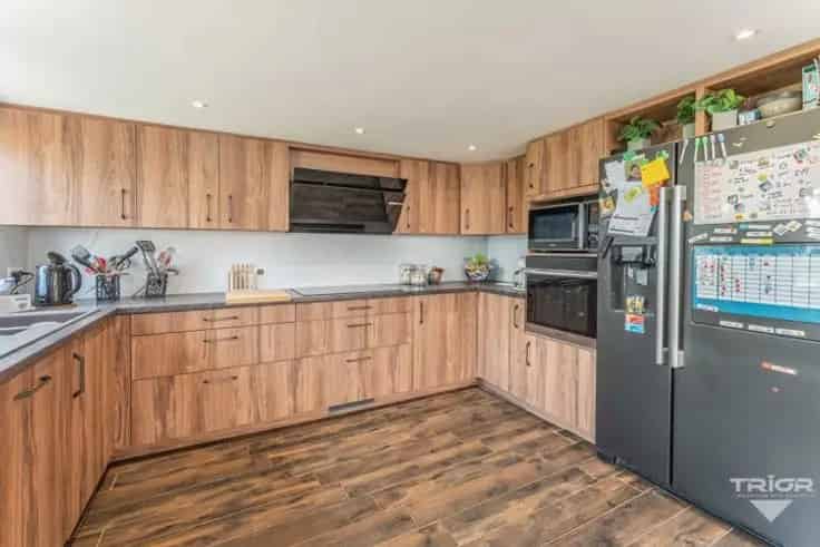 Fermette te Koop: Landelijke woning met paardenstallen