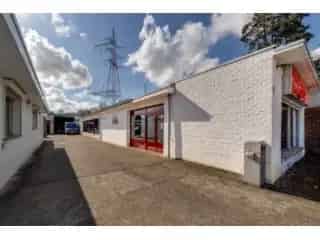 Kantoor te koop Wommelgem Magazijn met Woning