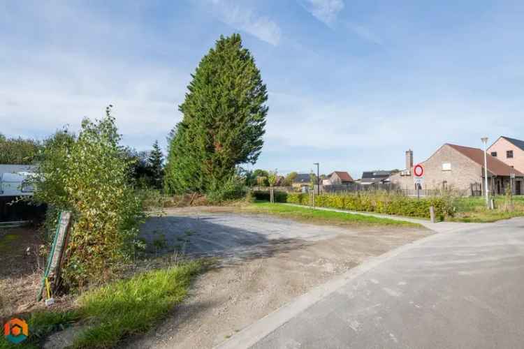 Bouwgrond halfopen bebouwing op perceel van 952 m²