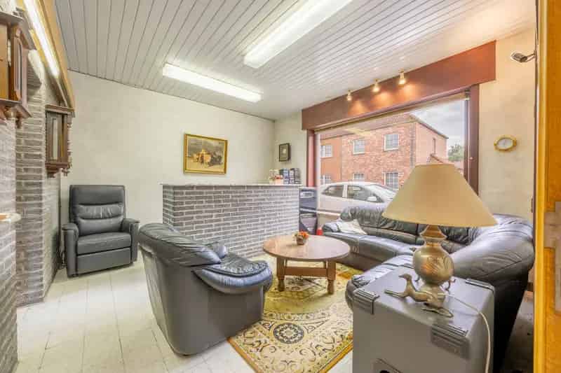 Huis te huur te renoveren 234m2 5 slaapkamers grote tuin
