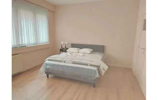 Huur 1 Slaapkamer Appartement 72m2 Anderlecht