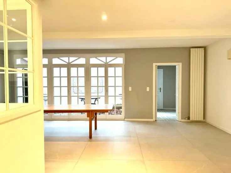 Huis Te Huur Sint-Gillis 4 slaapkamers 320m²