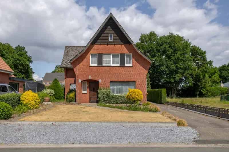 Te renoveren woning met 3 slaapkamers in Eksel