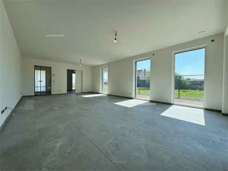 Nieuwbouw woning 4 slaapkamers te huur Kortemark