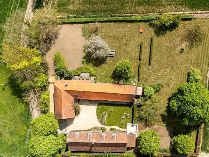 Landhuis te koop: Rust, privacy en natuur