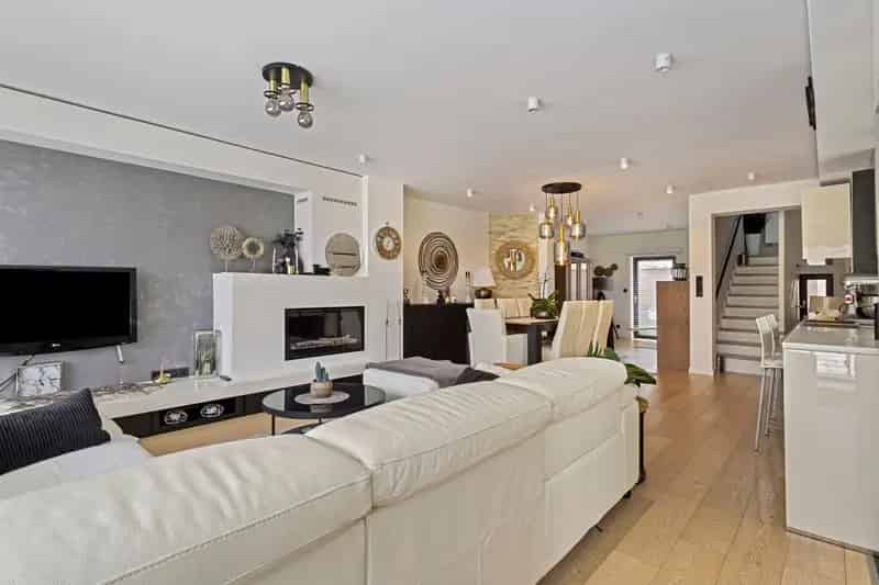 Villa met Naastliggende Bouwgrond