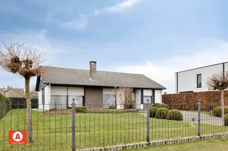 Ruime Open Bungalow Villa Vol Potentieel Toplocatie