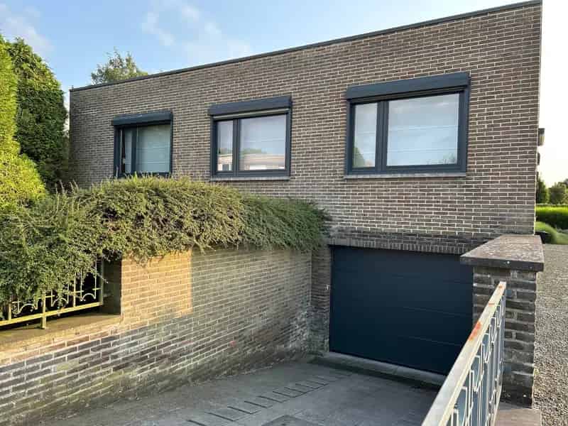 Huis te huur 3 slaapkamers rustige ligging