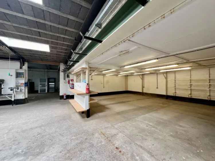 Verhuur bedrijfsvastgoed multifunctioneel pand met duplex appartement en garage