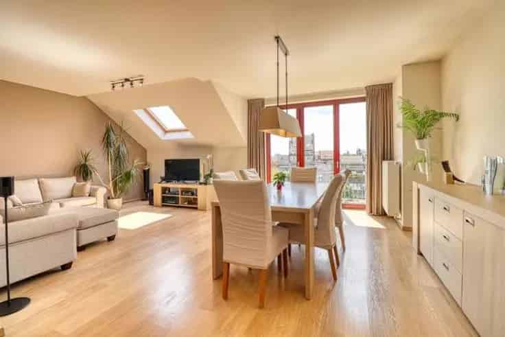Duplex te Koop Brussel 136m2 3 slaapkamers Terras Parkeerplaats