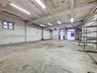 Industrie te koop Laken Magazijn 515m² Kantoren 45m²