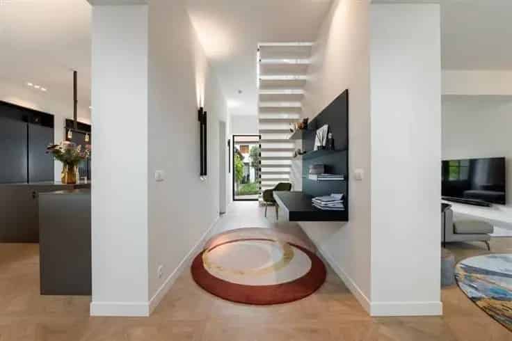 Huis Te Koop Gerenoveerde Vierkantshoeve met Luxe en Privacy