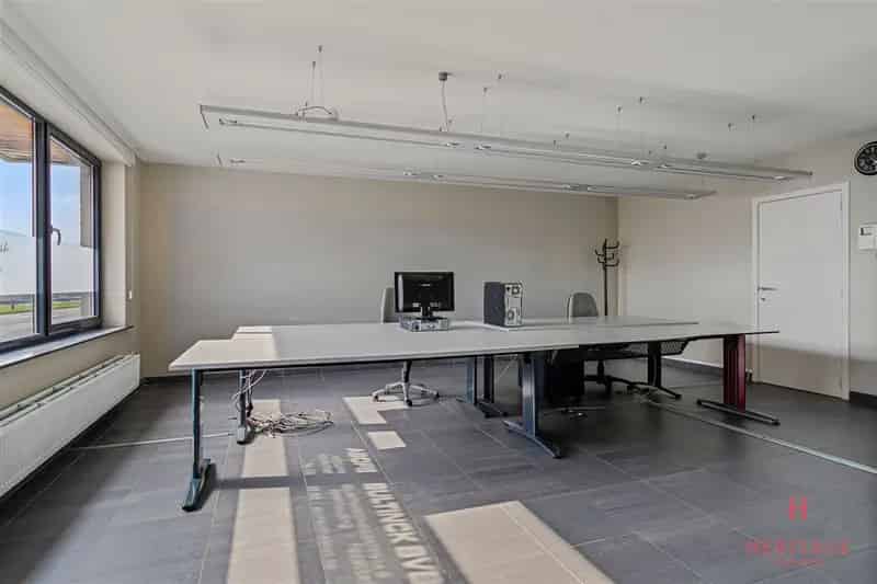 Appartement te Koop Nevele 2 Slaapkamers Handelsruimte