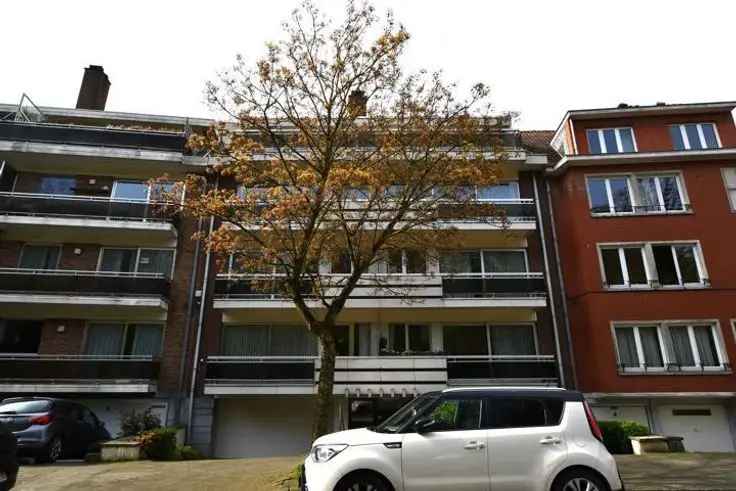 Appartement te koop duplex in Jette met 4 slaapkamers en terrassen