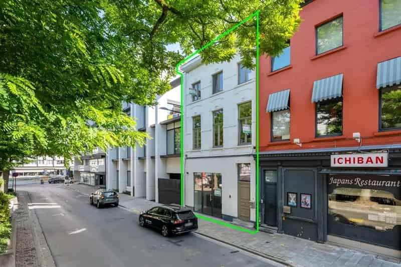 Multifunctioneel Gebouw Esplanadeplein: Handelspand & Woning