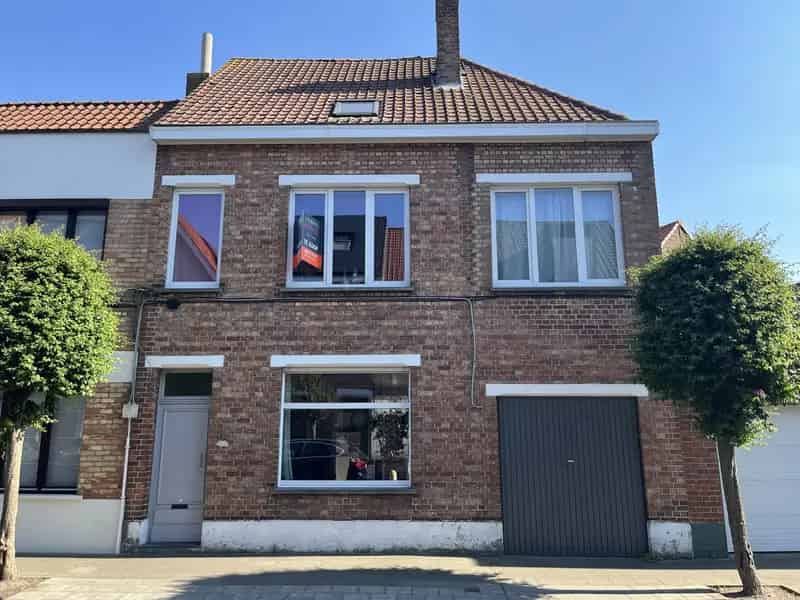 Te Koop: Ruime 4 Slaapkamers Huis Brugge