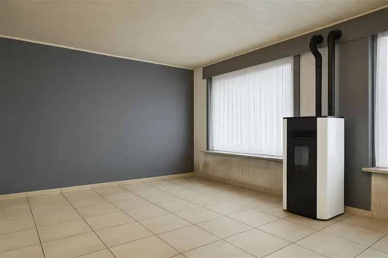 Huis te koop: Op te frissen halfopen bebouwing met 2 slaapkamers