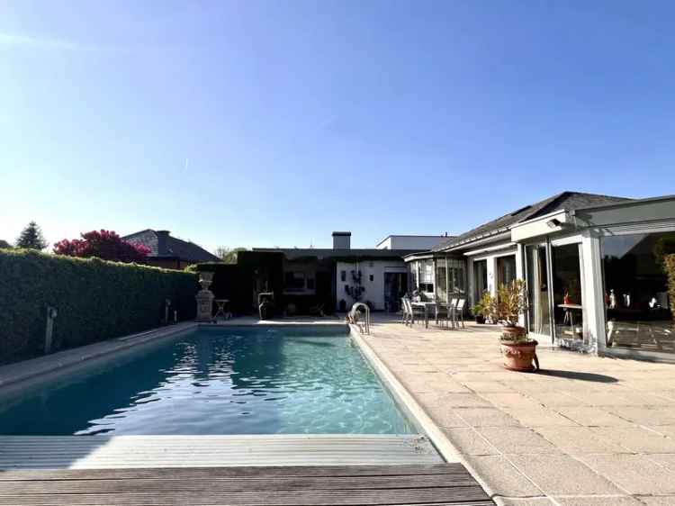 Huis te huur: Grote villa met zwembad en garage