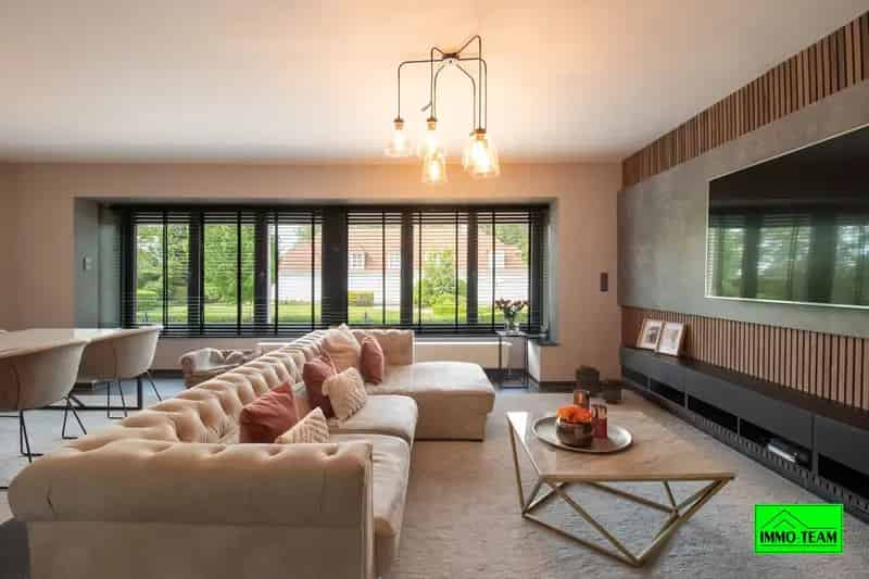 Instapklare Gezinswoning Royale Woonruimte Luxe Afwerking