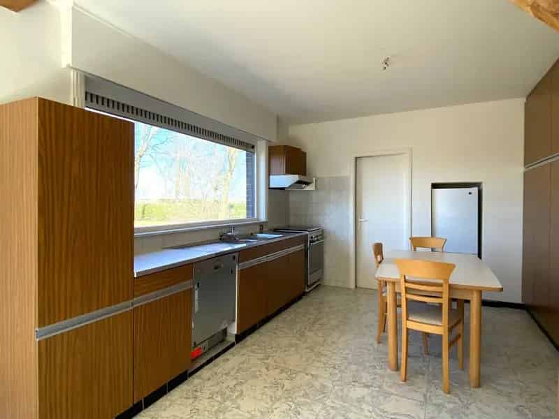 Huis te koop landelijke ligging 3 slaapkamers grote tuin