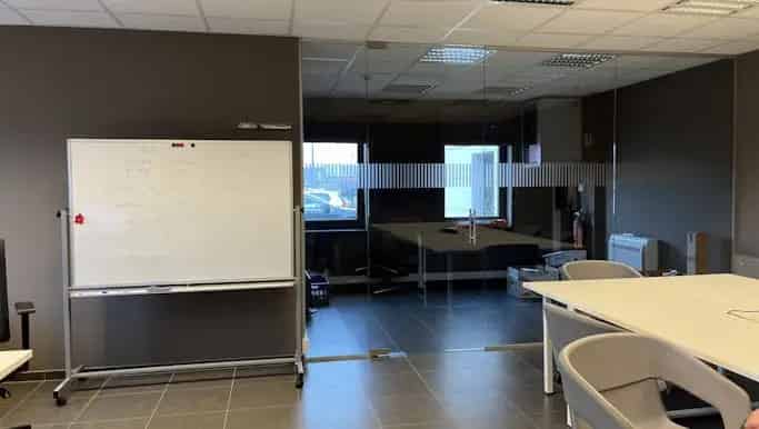 Kantoor te huur Aalter 516m2 16 parkeerplaatsen