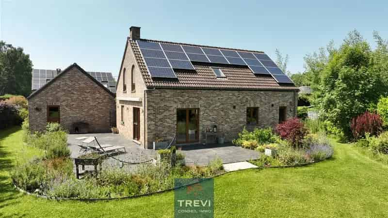 Te Huur: Ruime Energiezuinige Villa met Triple Garage